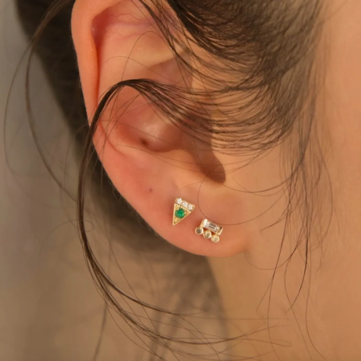 Baguette 3 Dot Single Stud