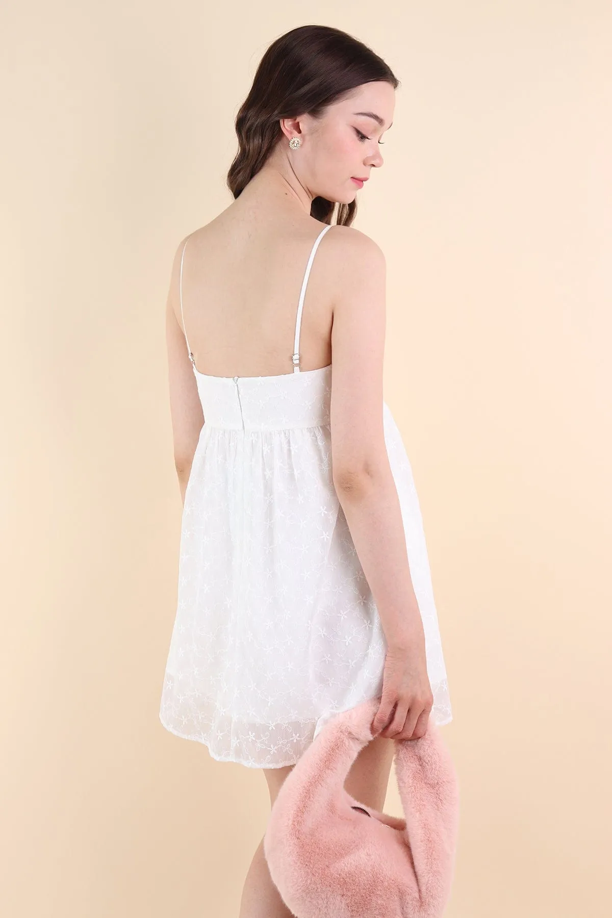 BELLUNA FLORAL EMBROIDERY V5 DRESS IN WHITE