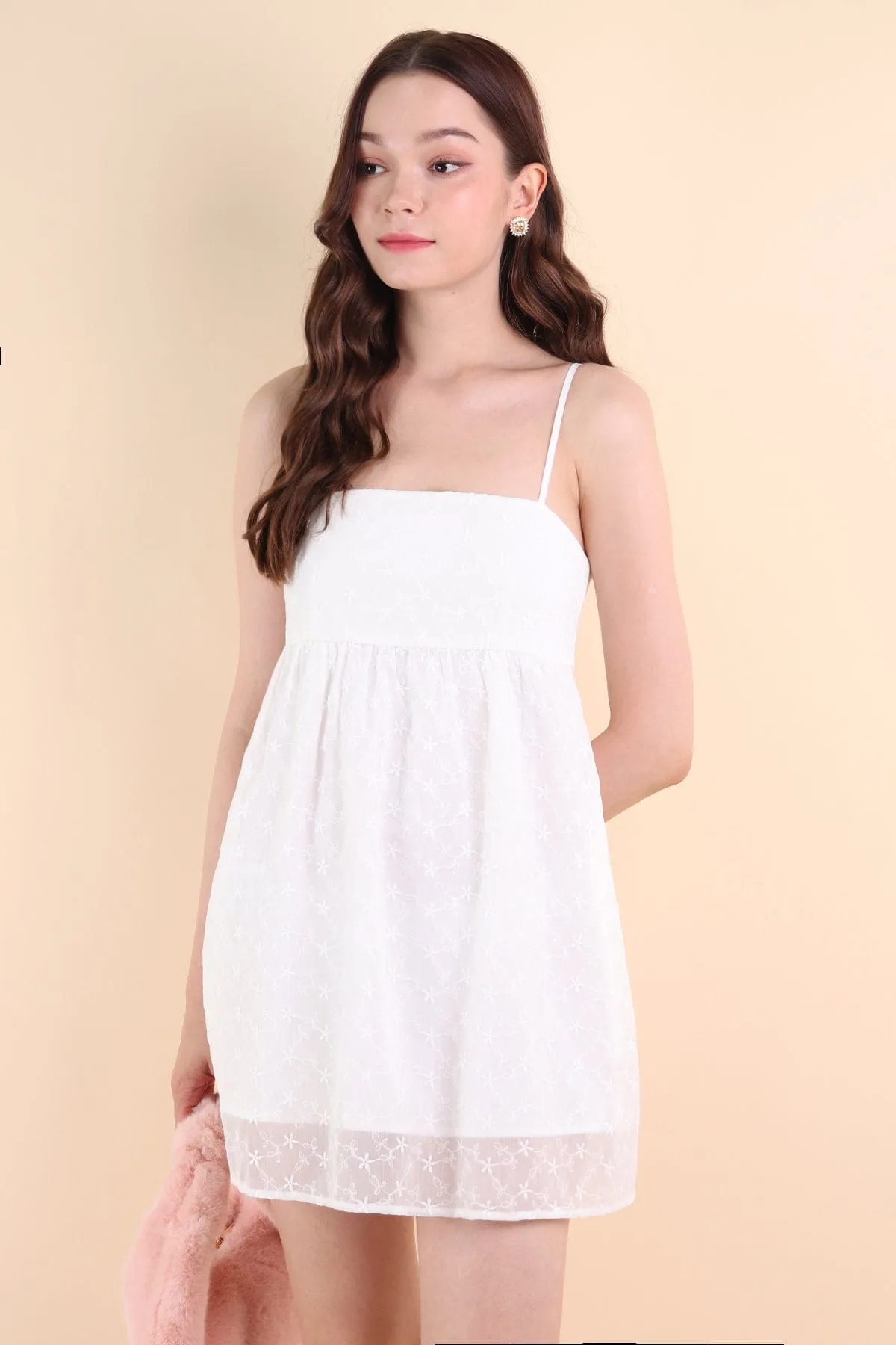 BELLUNA FLORAL EMBROIDERY V5 DRESS IN WHITE