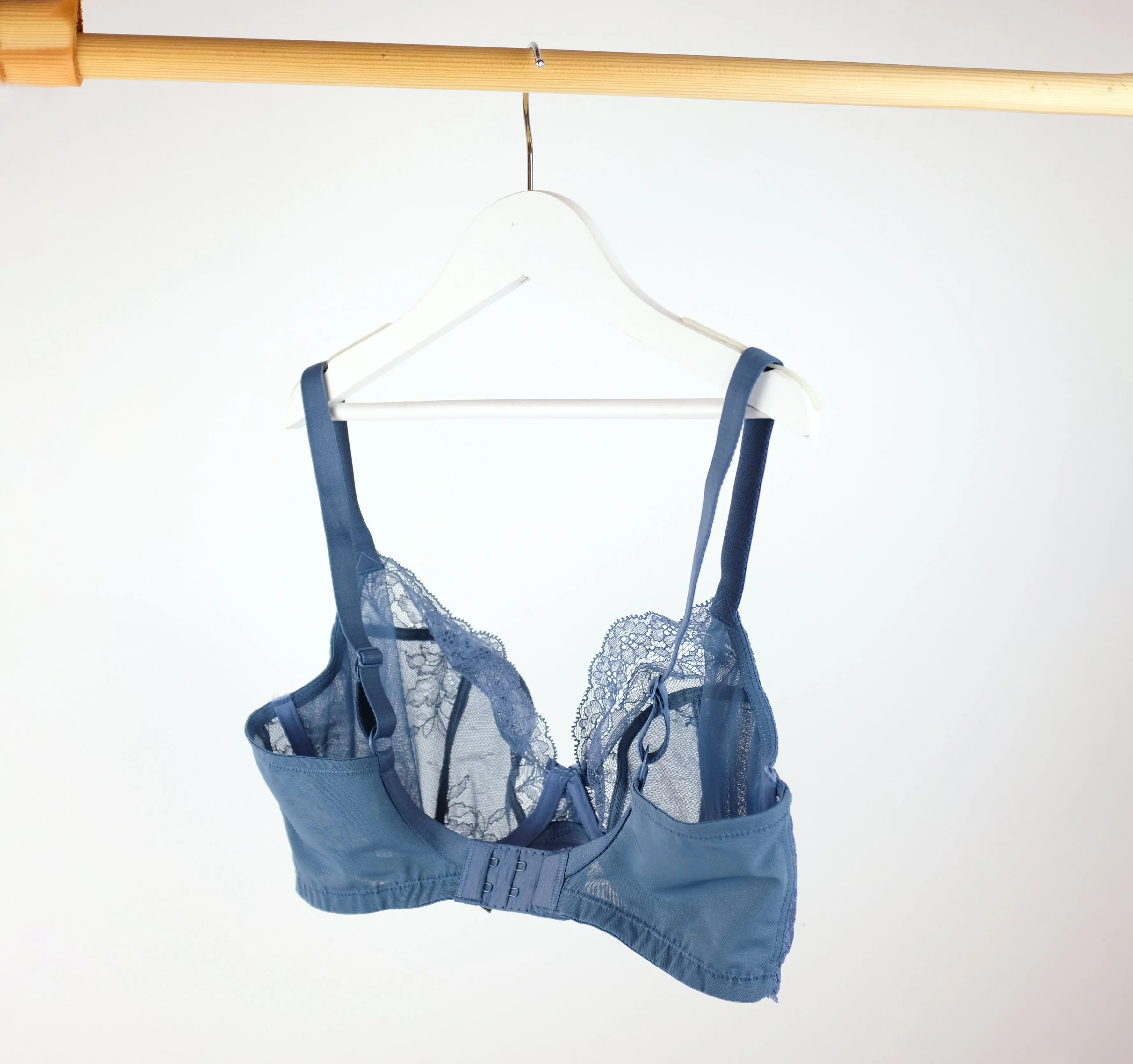 D  Lace Plunge [Periwinkle]