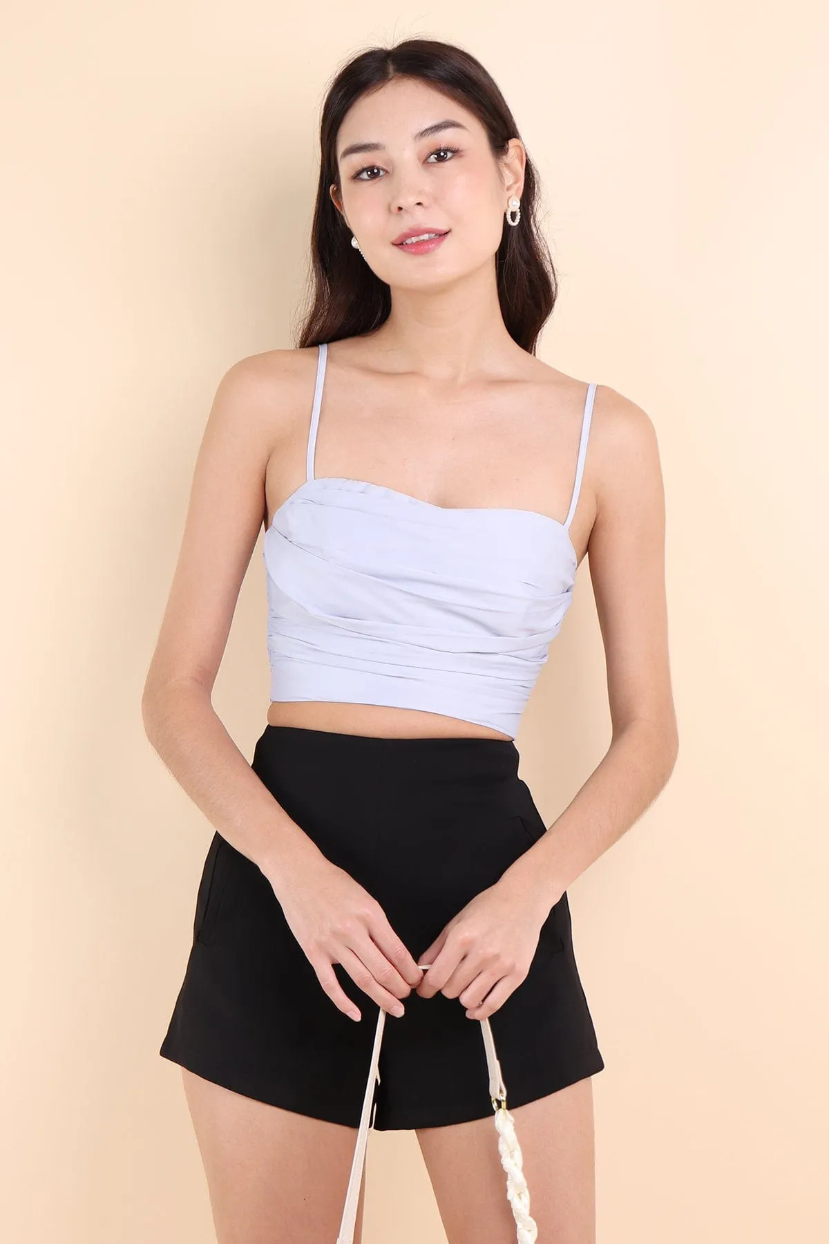 GWEN SEAMLESS SHORTS IN BLACK