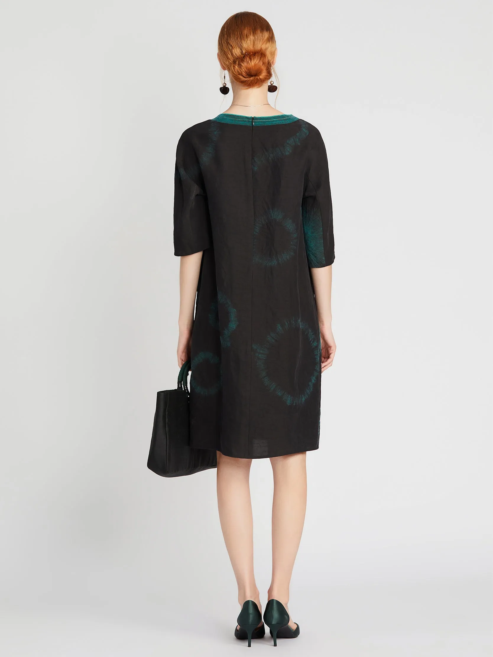 Round collar tie-dye dress