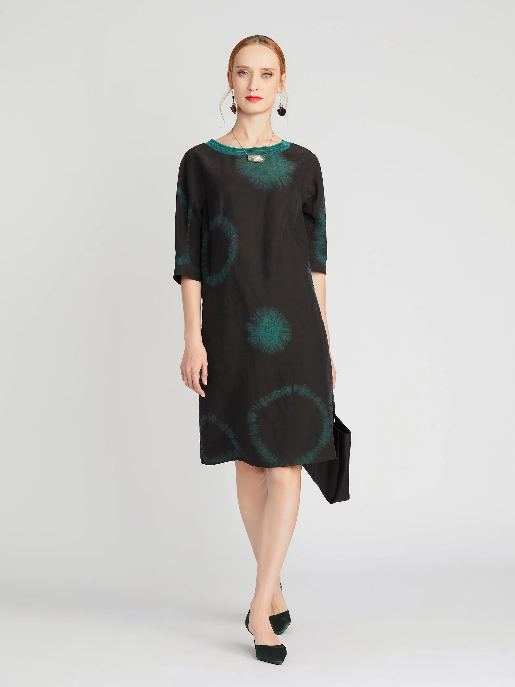 Round collar tie-dye dress